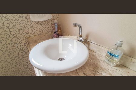 Casa à venda com 250m², 3 quartos e 3 vagas Casa à venda com 250m², 3 quartos e 3 vagasLavabo