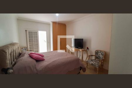 Casa à venda com 250m², 3 quartos e 3 vagas Casa à venda com 250m², 3 quartos e 3 vagasSuíte 2