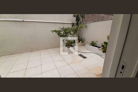 Casa à venda com 250m², 3 quartos e 3 vagas Casa à venda com 250m², 3 quartos e 3 vagasVaranda da Suíte 2