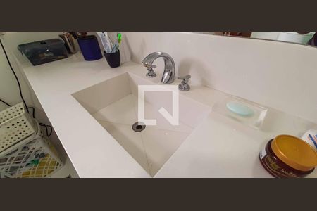 Casa à venda com 250m², 3 quartos e 3 vagas Casa à venda com 250m², 3 quartos e 3 vagasBanheiro da Suíte 1