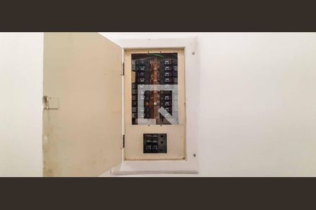 Casa à venda com 250m², 3 quartos e 3 vagas Casa à venda com 250m², 3 quartos e 3 vagasQuadro de Luz