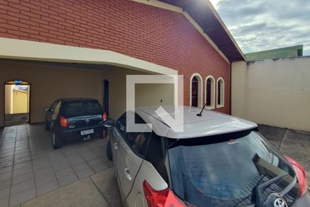 Casa à venda com 232m², 4 quartos e 3 vagas Casa à venda com 232m², 4 quartos e 3 vagasQuintal - Garagem