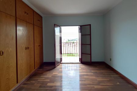 Casa à venda com 232m², 4 quartos e 3 vagas Casa à venda com 232m², 4 quartos e 3 vagasQuarto 2