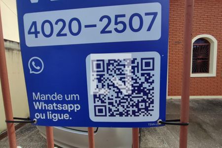 Casa à venda com 232m², 4 quartos e 3 vagas Casa à venda com 232m², 4 quartos e 3 vagasPlaca