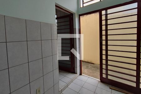 Casa à venda com 232m², 4 quartos e 3 vagas Casa à venda com 232m², 4 quartos e 3 vagasÁrea de Serviço