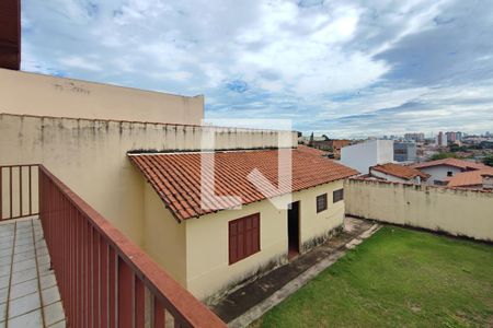 Casa à venda com 232m², 4 quartos e 3 vagas Casa à venda com 232m², 4 quartos e 3 vagasVaranda Quarto 2