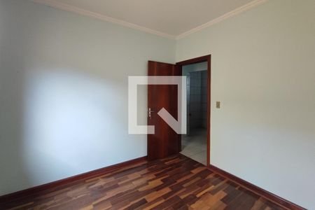 Casa à venda com 232m², 4 quartos e 3 vagas Casa à venda com 232m², 4 quartos e 3 vagasQuarto 3