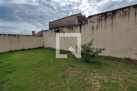 Casa à venda com 232m², 4 quartos e 3 vagas Casa à venda com 232m², 4 quartos e 3 vagasQuintal