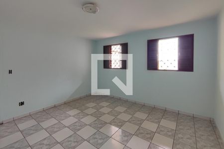 Casa à venda com 232m², 4 quartos e 3 vagas Casa à venda com 232m², 4 quartos e 3 vagasEdícula