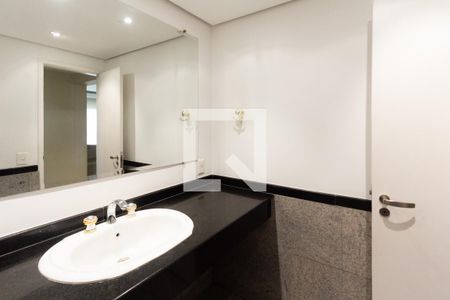 Lavabo de apartamento à venda com 4 quartos, 180m² em Indianópolis, São Paulo