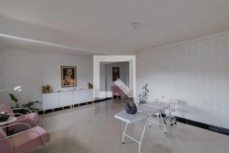 Sala de casa para alugar com 2 quartos, 300m² em Conjunto Residencial José Bonifácio, São Paulo