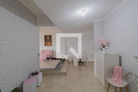 Sala  de casa para alugar com 2 quartos, 300m² em Conjunto Residencial José Bonifácio, São Paulo