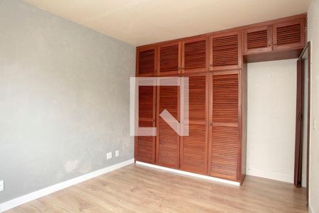 Quarto de apartamento para alugar com 1 quarto, 60m² em Auxiliadora, Porto Alegre