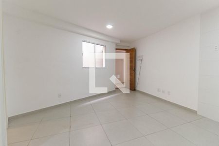 Sala de apartamento para alugar com 2 quartos, 41m² em Cidade Líder, São Paulo