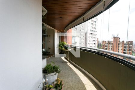 Sacada de apartamento para alugar com 5 quartos, 220m² em Jardim Ampliacao, São Paulo