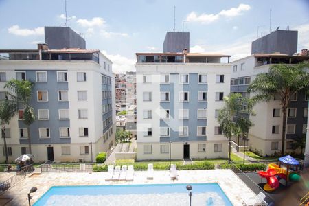 Vista Quarto 1 de apartamento para alugar com 3 quartos, 61m² em Vila Zat, São Paulo