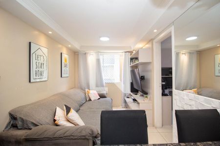 Sala de apartamento para alugar com 3 quartos, 61m² em Vila Zat, São Paulo