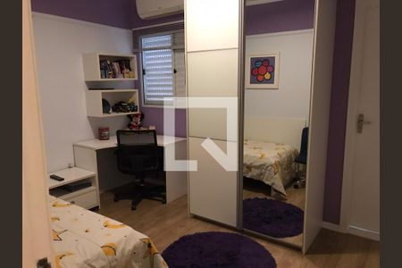 Suite 1 -escrivaninha e armario de casa à venda com 2 quartos, 140m² em Vila Aricanduva, São Paulo