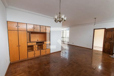 Sala de casa à venda com 3 quartos, 260m² em Vila Mariana, São Paulo