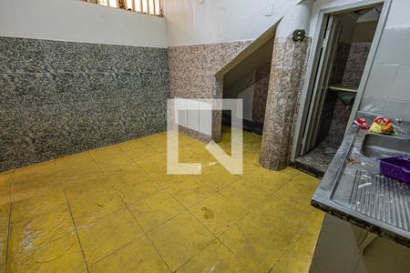 Sala / Cozinha de casa para alugar com 2 quartos, 70m² em Primeiro de Maio, Belo Horizonte