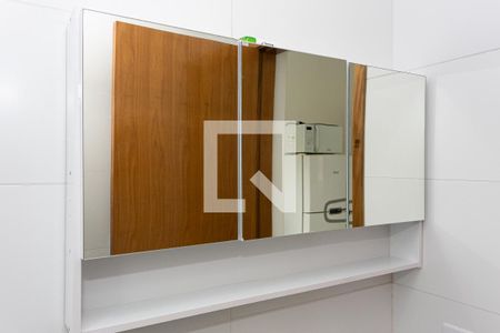 Banheiro de apartamento à venda com 1 quarto, 31m² em Vila Santa Isabel, São Paulo