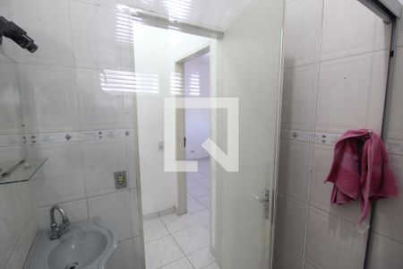 Banheiro 1 de casa para alugar com 2 quartos, 110m² em Vila Bancaria Munhoz, São Paulo