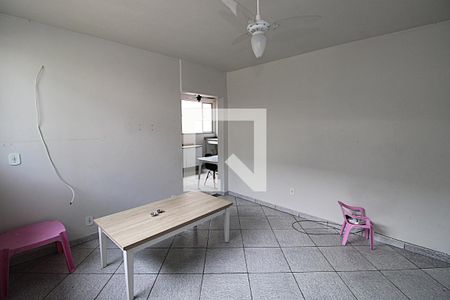 Sala de casa à venda com 4 quartos, 280m² em Inhaúma, Rio de Janeiro