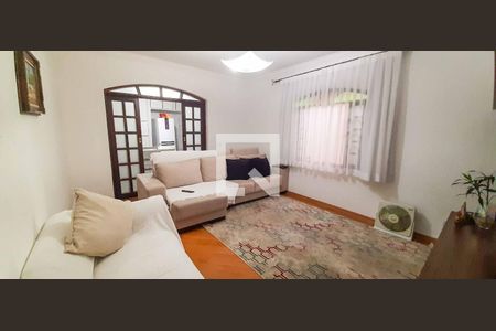 Sala de TV de casa à venda com 3 quartos, 180m² em Jardim Roberto, Osasco