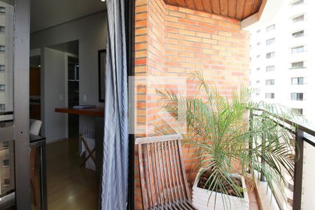 Varanda  de apartamento à venda com 1 quarto, 42m² em Vila Nova Conceição, São Paulo