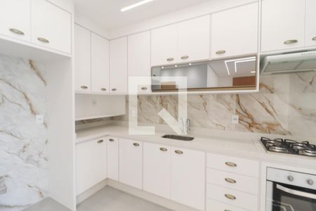 Apartamento à venda com 84m², 3 quartos e 2 vagas Apartamento à venda com 84m², 3 quartos e 2 vagasCozinha e Área de Serviço
