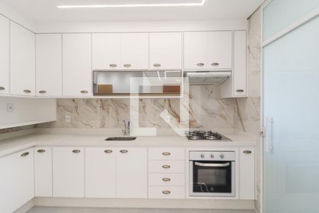 Apartamento à venda com 84m², 3 quartos e 2 vagas Apartamento à venda com 84m², 3 quartos e 2 vagasCozinha e Área de Serviço
