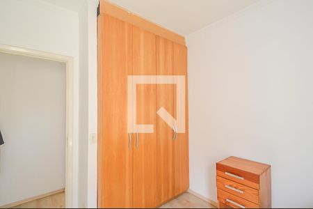 Casa de condomínio à venda com 314m², 4 quartos e 4 vagas Casa de condomínio à venda com 314m², 4 quartos e 4 vagasQuarto 2