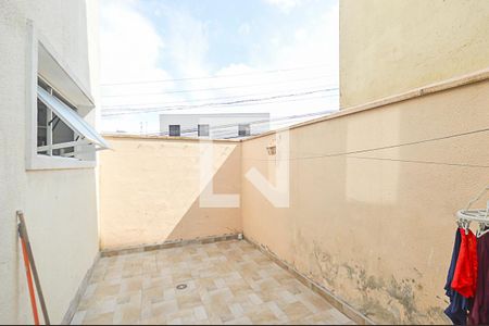 Casa de condomínio à venda com 314m², 4 quartos e 4 vagas Casa de condomínio à venda com 314m², 4 quartos e 4 vagasQuintal