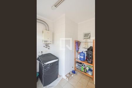 Casa de condomínio à venda com 314m², 4 quartos e 4 vagas Casa de condomínio à venda com 314m², 4 quartos e 4 vagasÁrea de Serviço