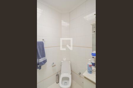 Casa de condomínio à venda com 314m², 4 quartos e 4 vagas Casa de condomínio à venda com 314m², 4 quartos e 4 vagasBanheiro