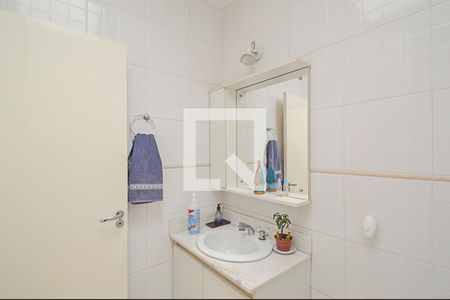 Casa de condomínio à venda com 314m², 4 quartos e 4 vagas Casa de condomínio à venda com 314m², 4 quartos e 4 vagasBanheiro da Suíte