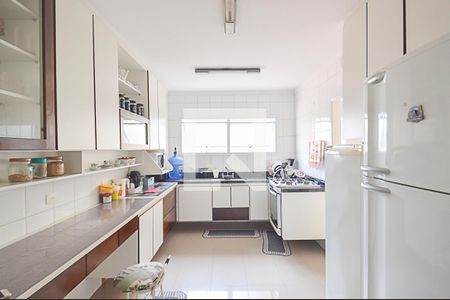 Casa de condomínio à venda com 314m², 4 quartos e 4 vagas Casa de condomínio à venda com 314m², 4 quartos e 4 vagasCozinha