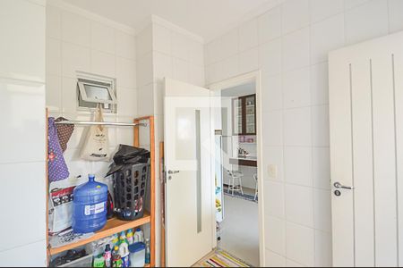 Casa de condomínio à venda com 314m², 4 quartos e 4 vagas Casa de condomínio à venda com 314m², 4 quartos e 4 vagasÁrea de Serviço