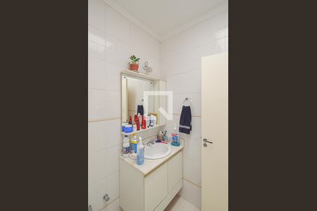 Casa de condomínio à venda com 314m², 4 quartos e 4 vagas Casa de condomínio à venda com 314m², 4 quartos e 4 vagasBanheiro