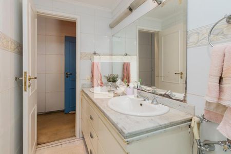 Apartamento para alugar com 215m², 4 quartos e 2 vagas Apartamento para alugar com 215m², 4 quartos e 2 vagasBanheiro da Suíte 1