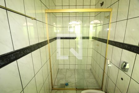 Banheiro do Quarto 1 de casa para alugar com 3 quartos, 300m² em Saraiva, Uberlândia