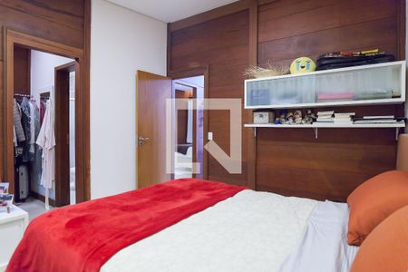 Casa de condomínio à venda com 350m², 3 quartos e 2 vagas Casa de condomínio à venda com 350m², 3 quartos e 2 vagasSuíte 1