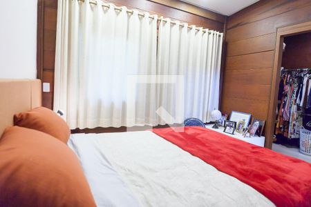 Casa de condomínio à venda com 350m², 3 quartos e 2 vagas Casa de condomínio à venda com 350m², 3 quartos e 2 vagasSuíte 1