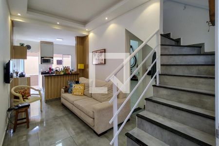 Sala de casa de condomínio para alugar com 2 quartos, 60m² em Maracanã, Praia Grande