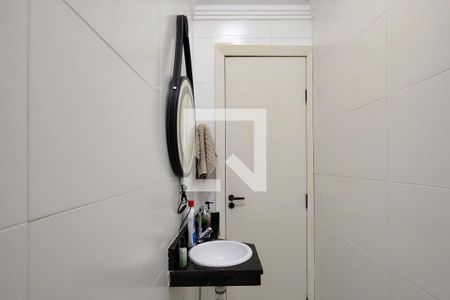 Lavabo de casa de condomínio para alugar com 2 quartos, 60m² em Maracanã, Praia Grande