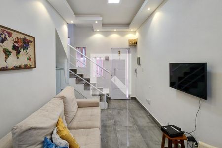 Sala de casa de condomínio para alugar com 2 quartos, 60m² em Maracanã, Praia Grande