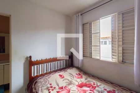 Quarto 2 de casa à venda com 2 quartos, 60m² em Vila Carmosina, São Paulo