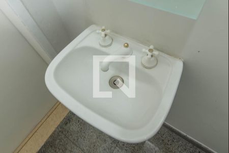 Lavabo de casa para alugar com 3 quartos, 340m² em Vila Cordeiro, São Paulo