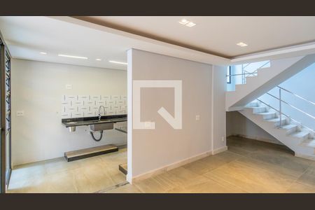 Sala de casa à venda com 4 quartos, 205m² em Planalto, Belo Horizonte