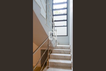 Sala de casa à venda com 4 quartos, 205m² em Planalto, Belo Horizonte